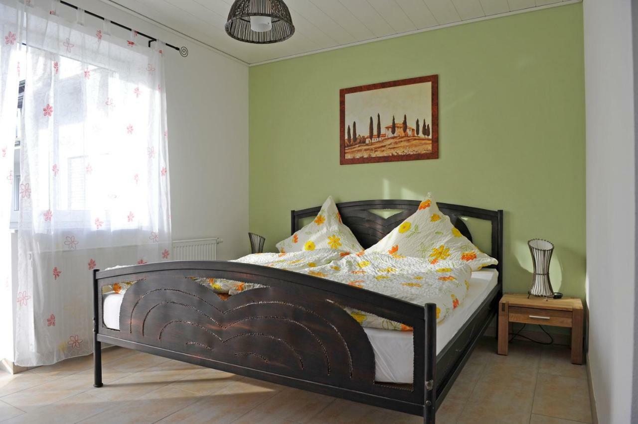 Kinheim Gaestehaus Vinaria מראה חיצוני תמונה